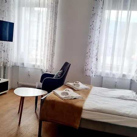Green Apartment Fine For Couples Neukoelln